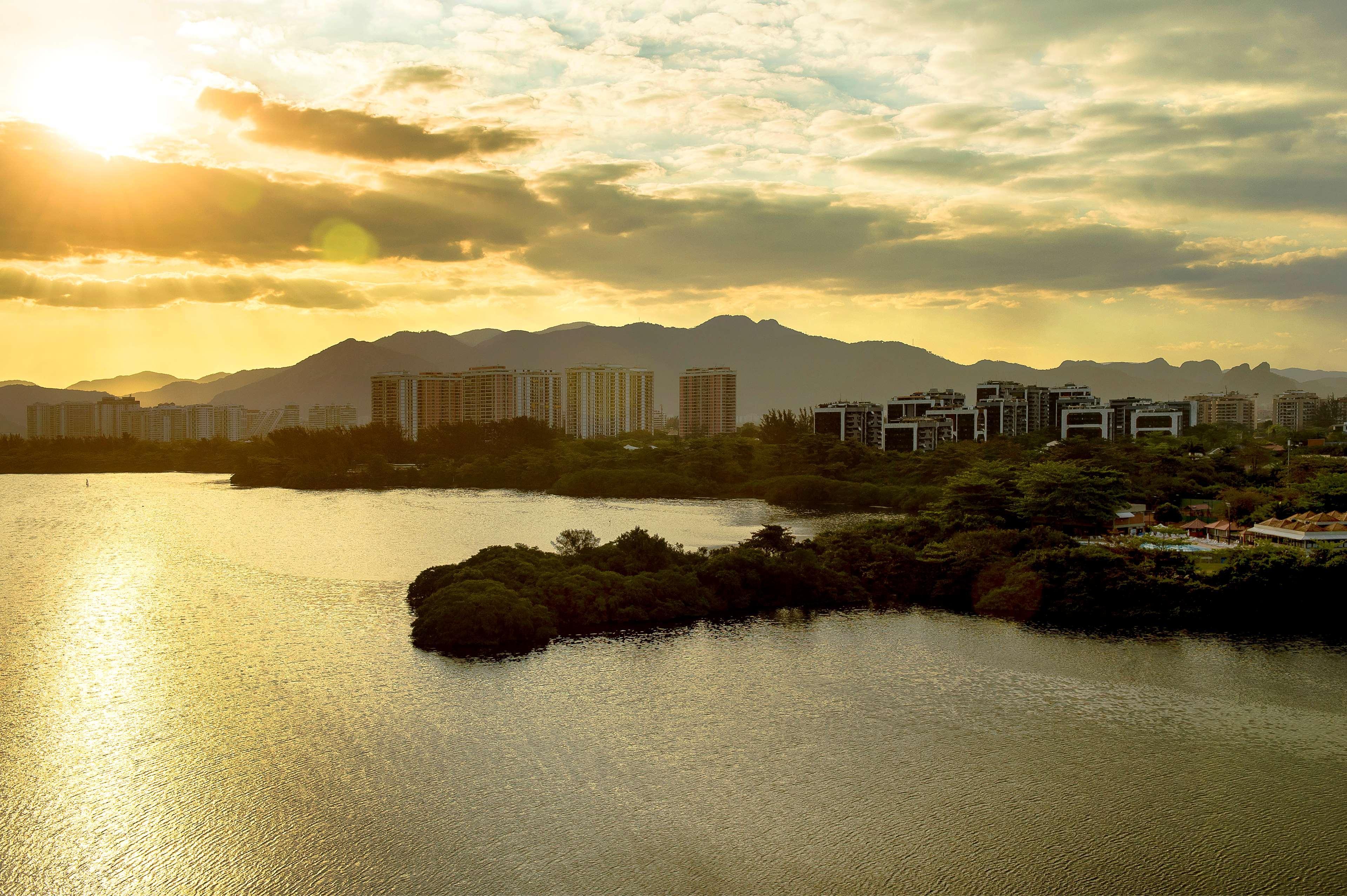 Hotel Grand Hyatt Rio De Janeiro Esterno foto View of the lake from the hotel